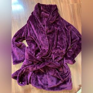Victoria’s Secret velour plush robe NWT